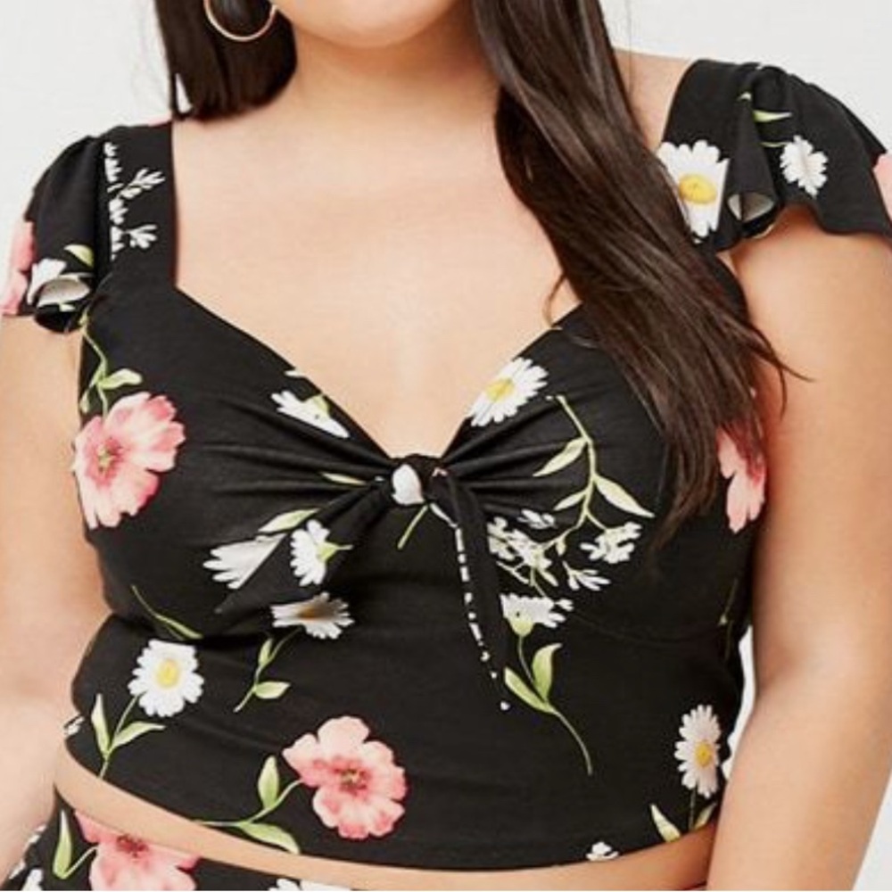 Plus size floral bow-front crop cami top